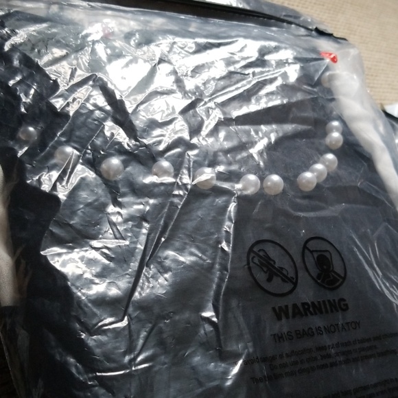 Classy Pearl Beading Neck Contrast Trip Top - Picture 5 of 5